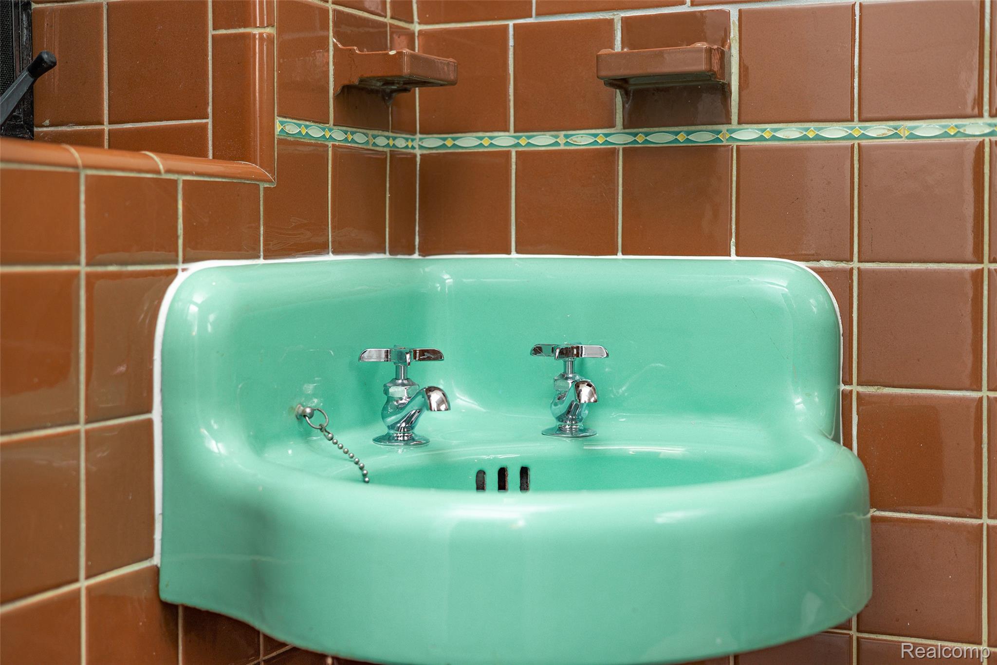 17240 Pontchartrain Blvd