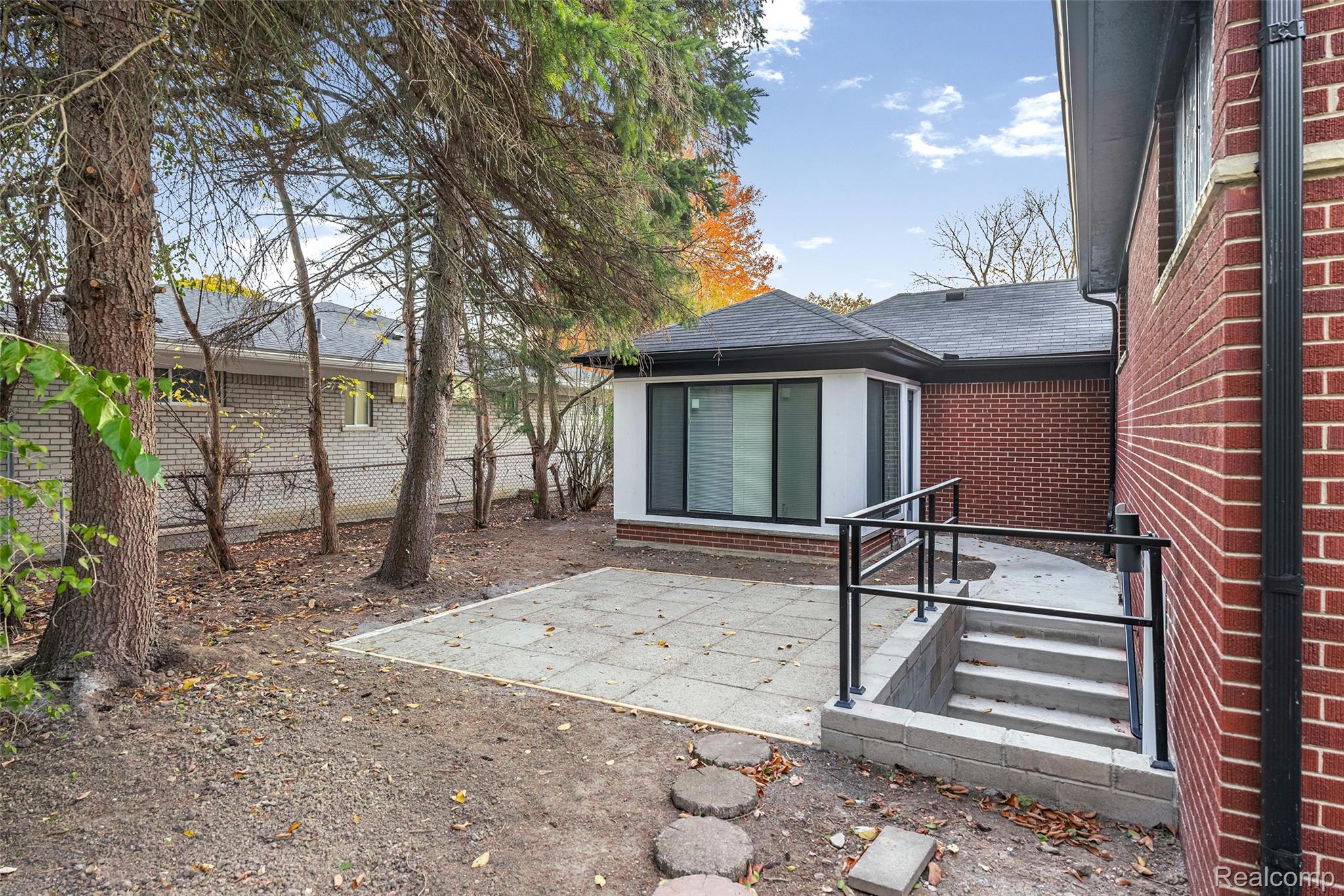 17240 Pontchartrain Blvd