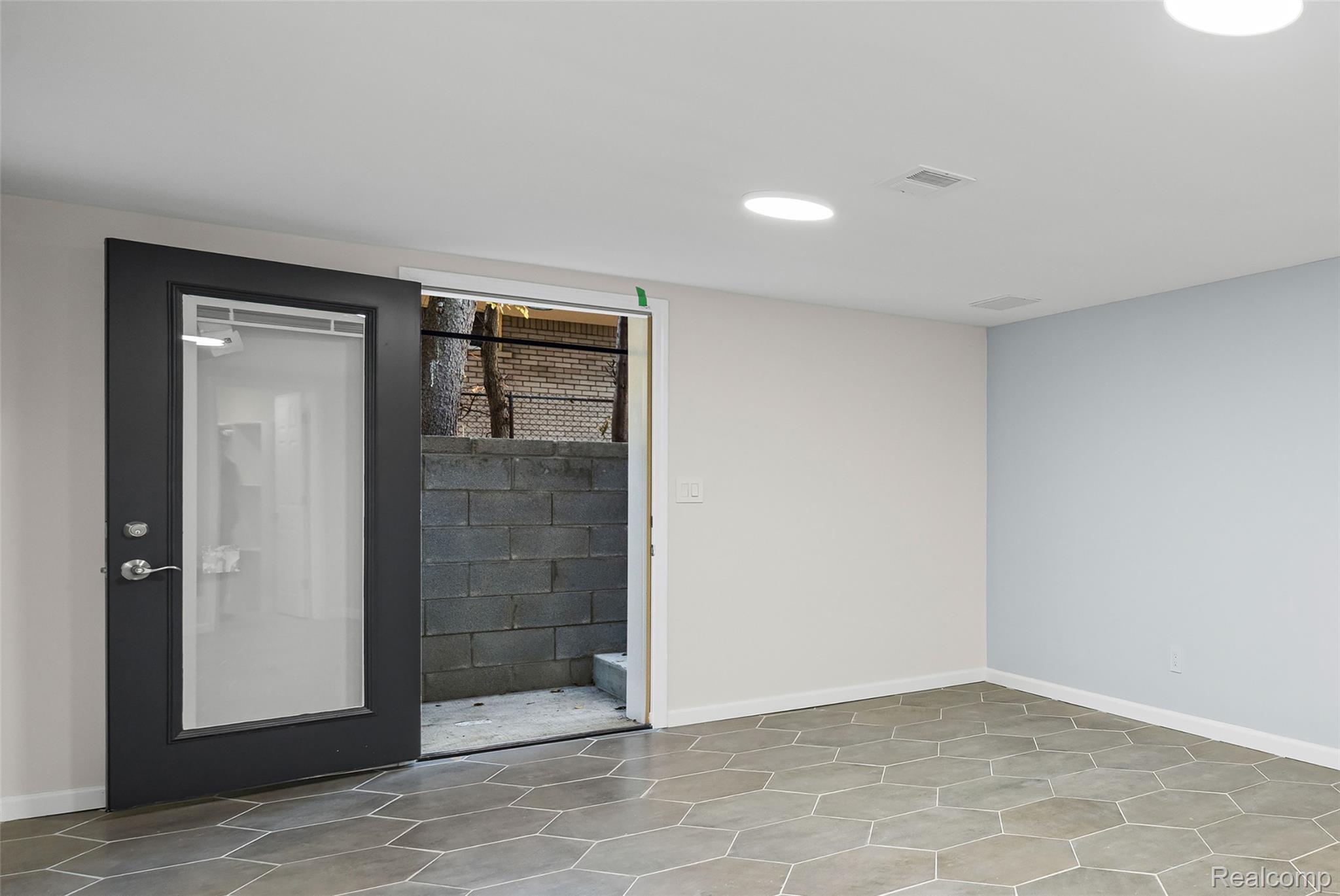 17240 Pontchartrain Blvd