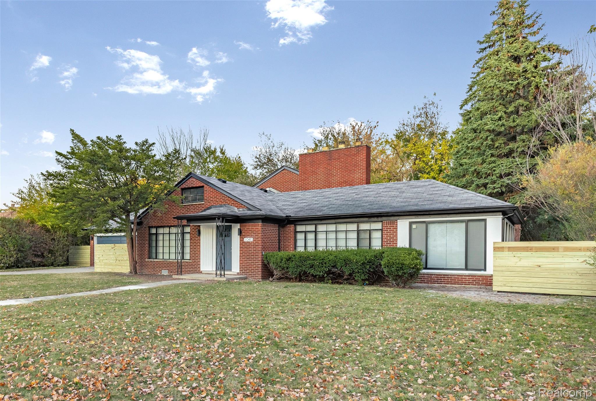 17240 Pontchartrain Blvd