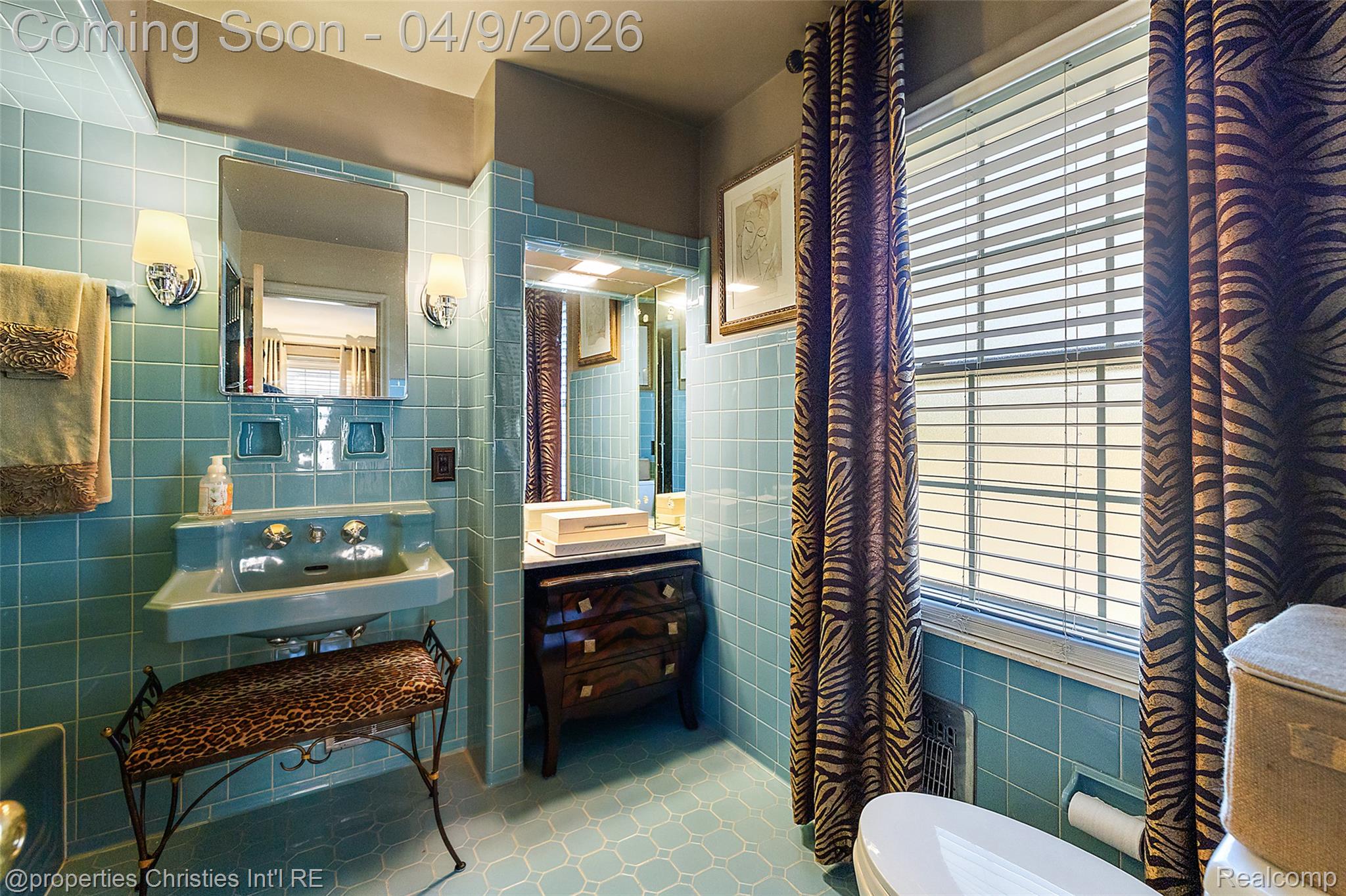 4795 W Outer Drive