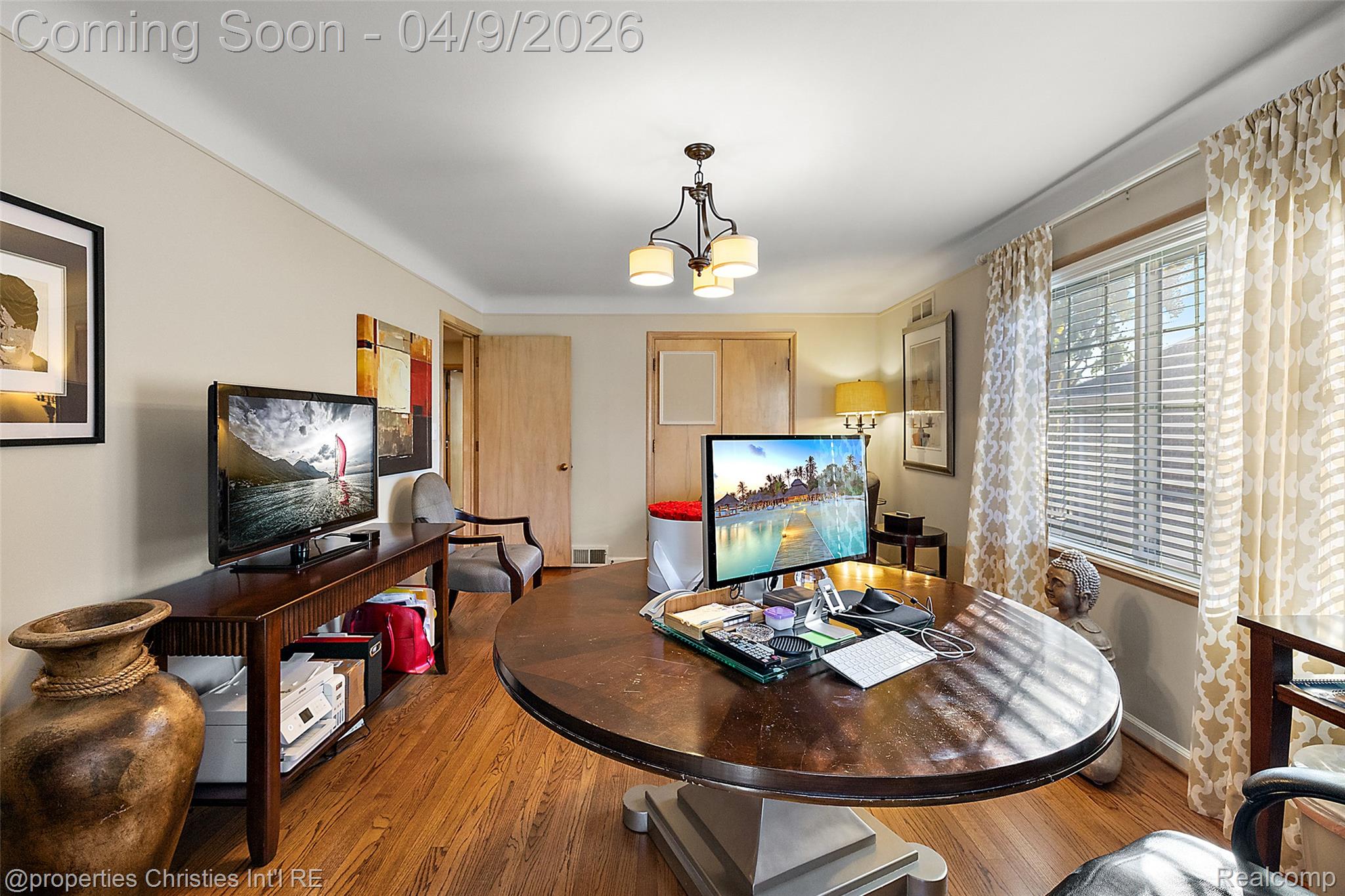 4795 W Outer Drive