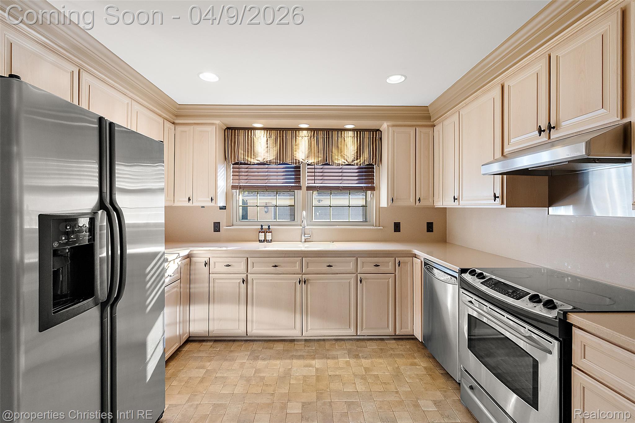 4795 W Outer Drive