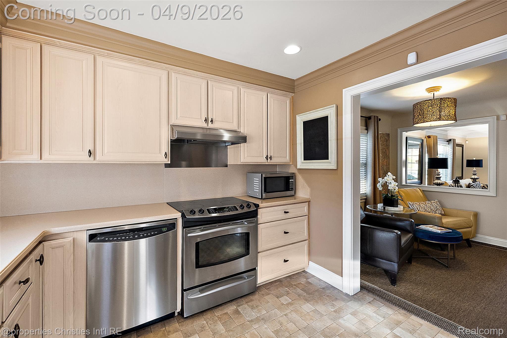 4795 W Outer Drive