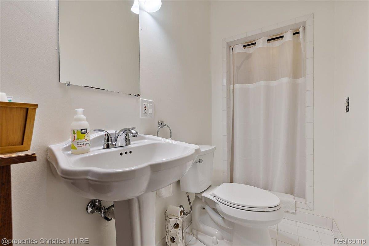 3417 Seminole Street