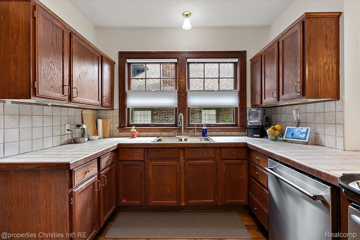 3417 Seminole Street