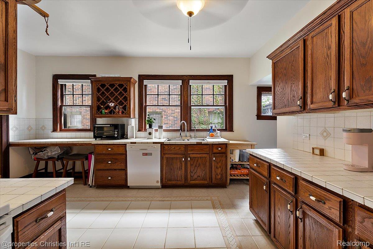 3417 Seminole Street