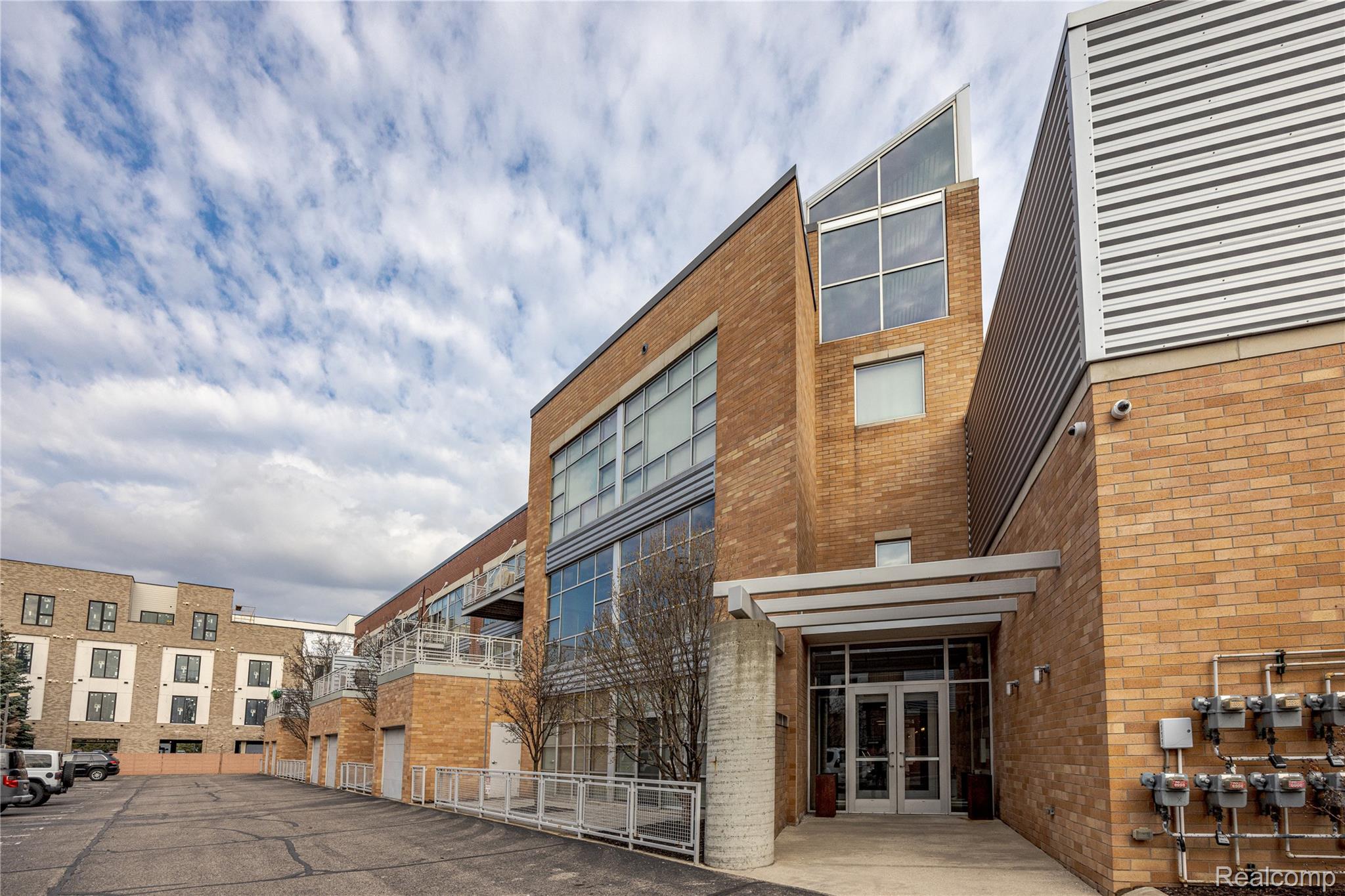 322 E Harrison Avenue 12