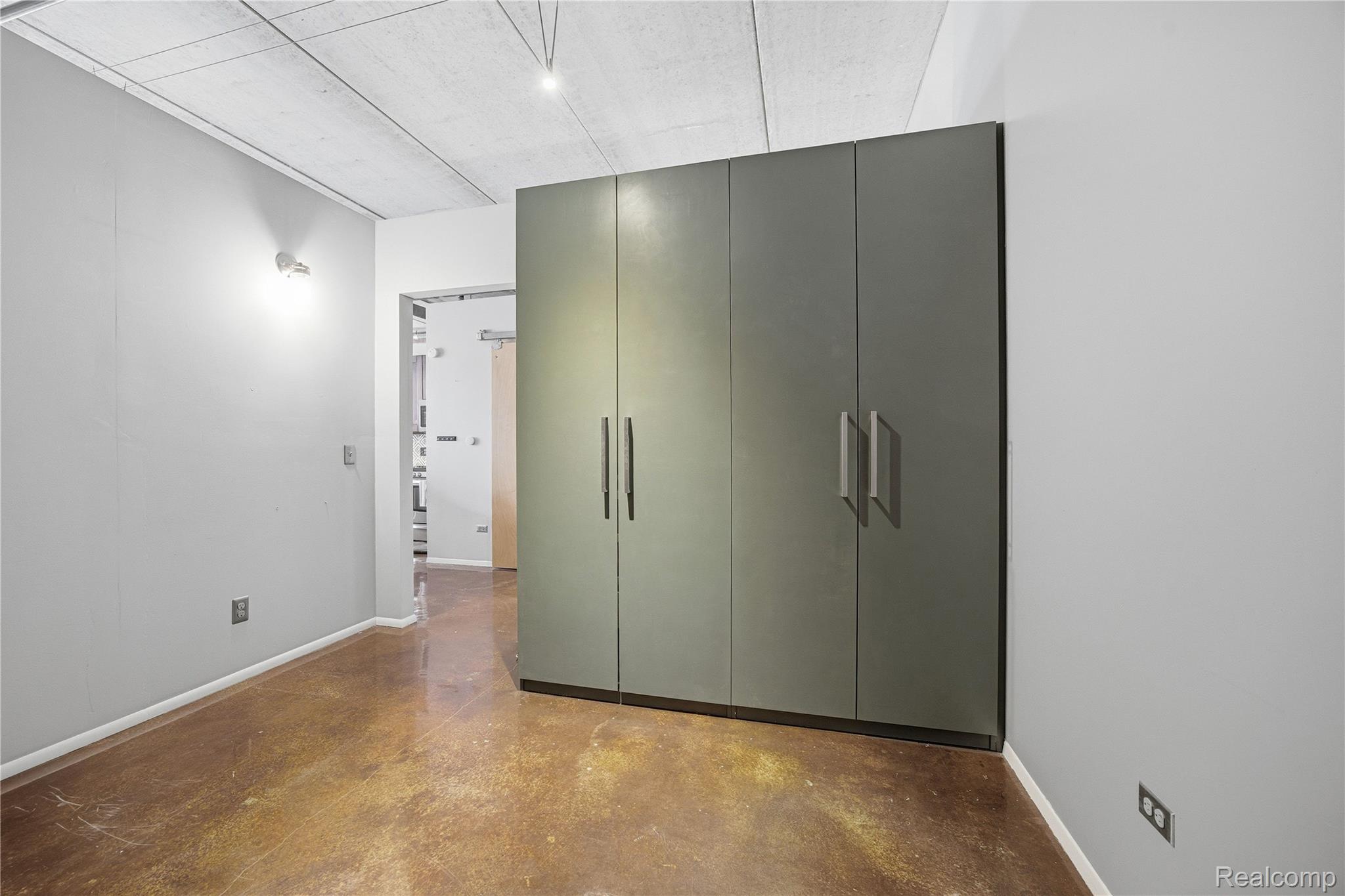 322 E Harrison Avenue 12