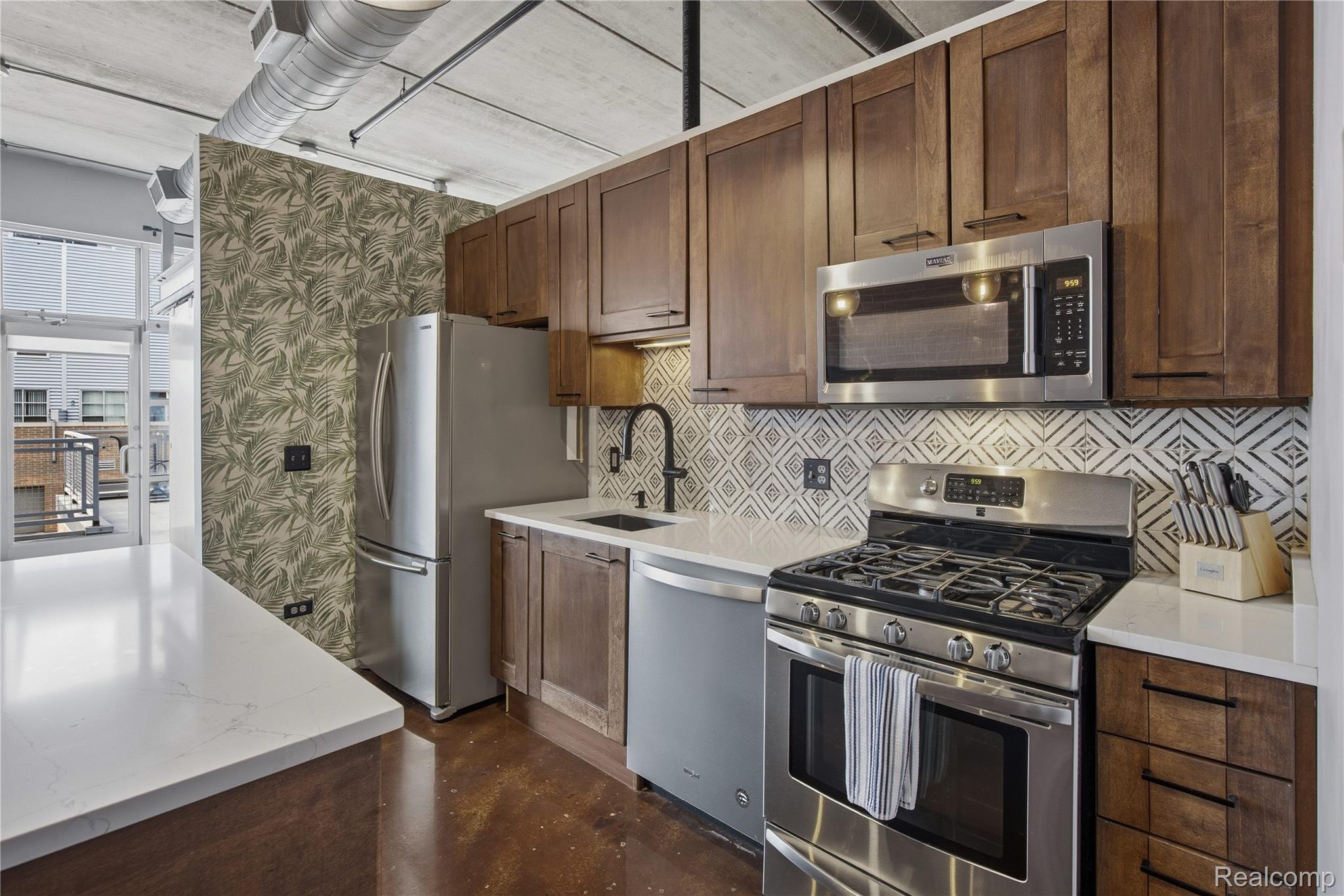 322 E Harrison Avenue 12