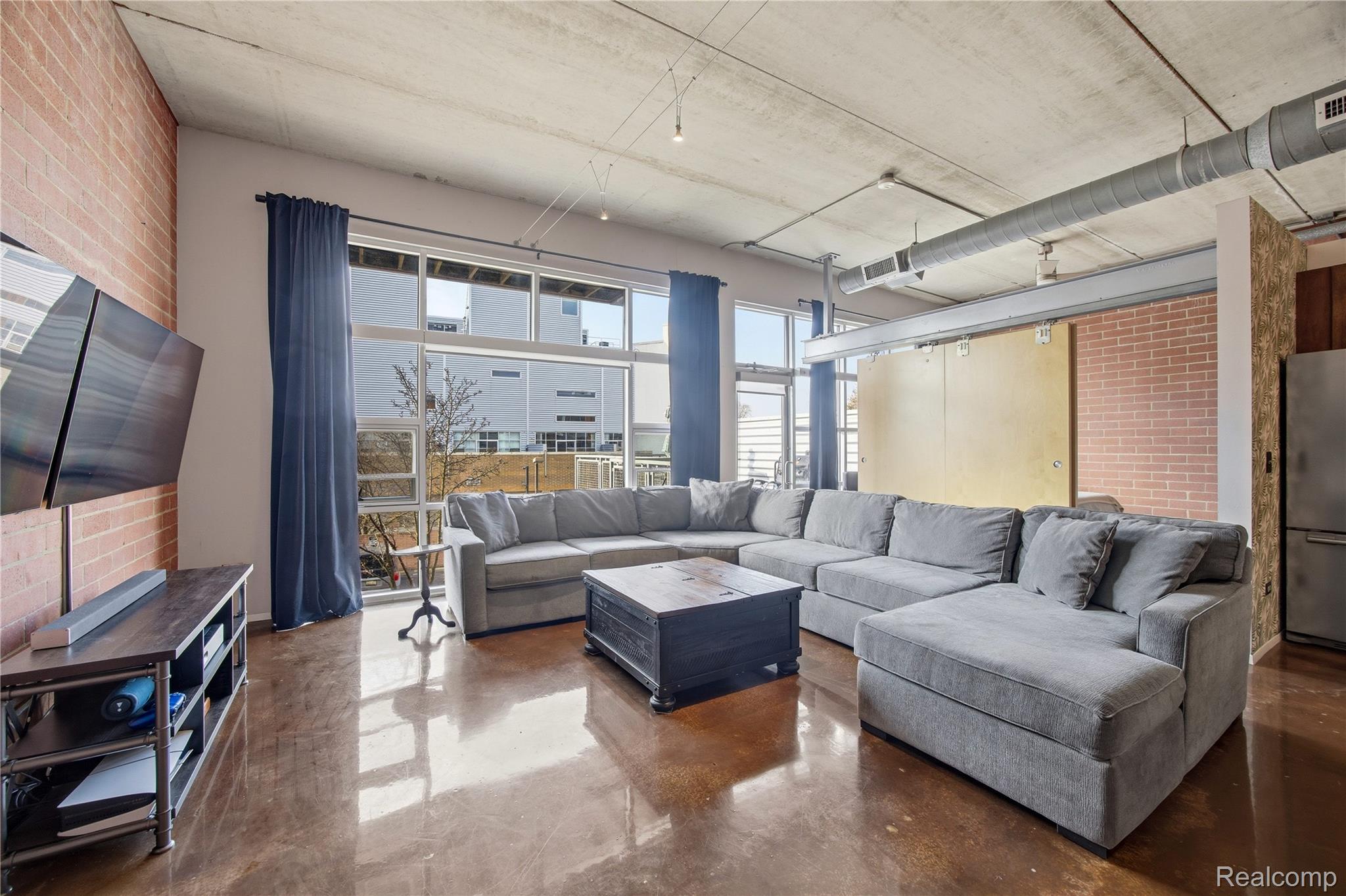 322 E Harrison Avenue 12