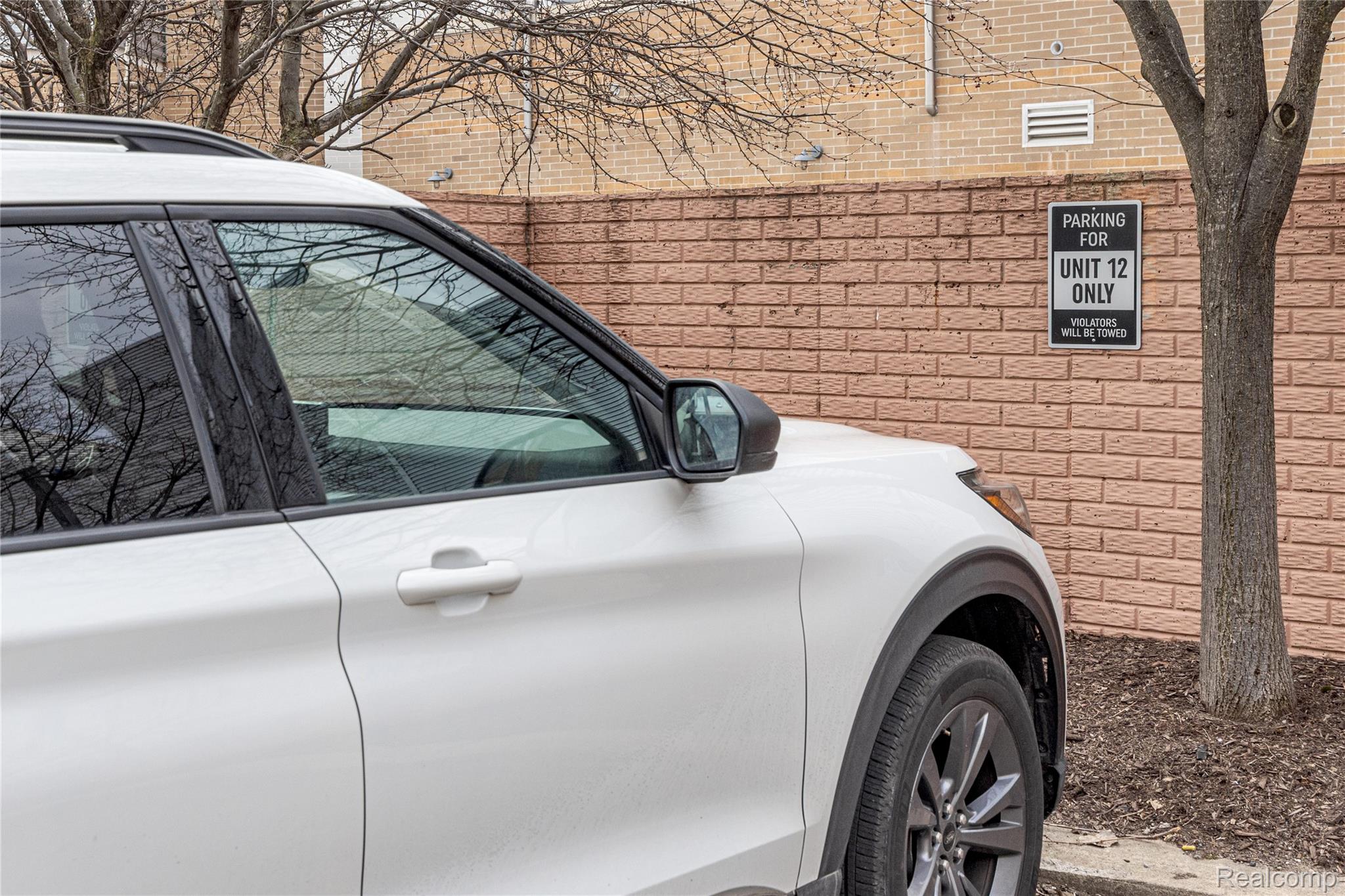 322 E Harrison Avenue 12