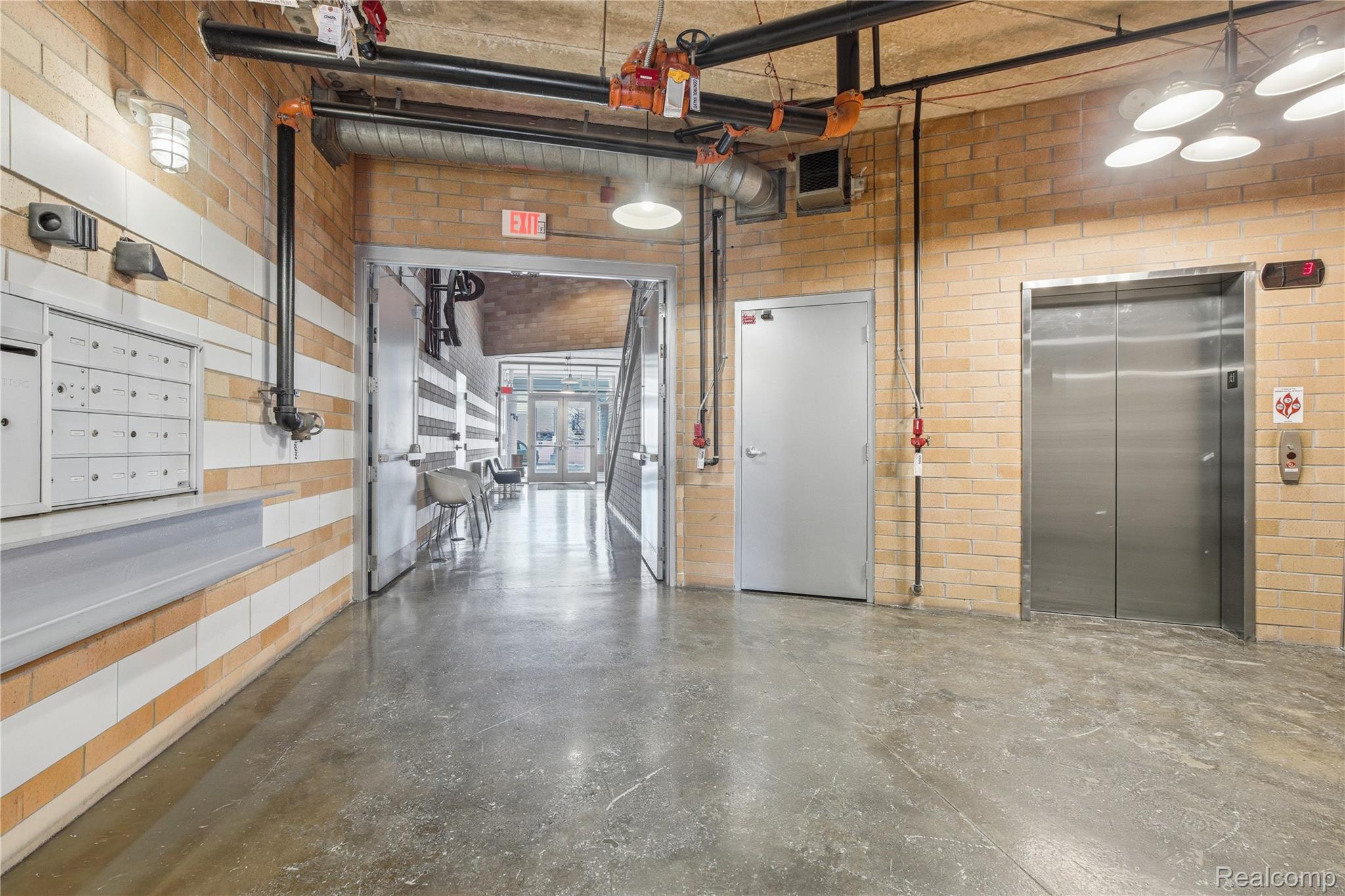 322 E Harrison Avenue 12