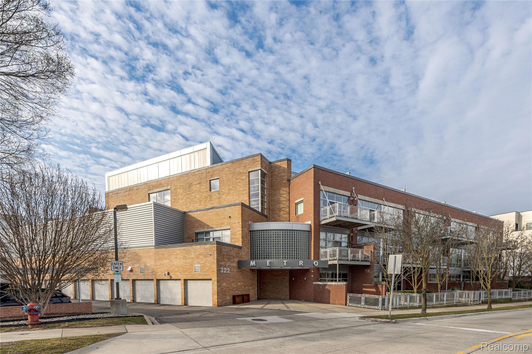 322 E Harrison Avenue 12