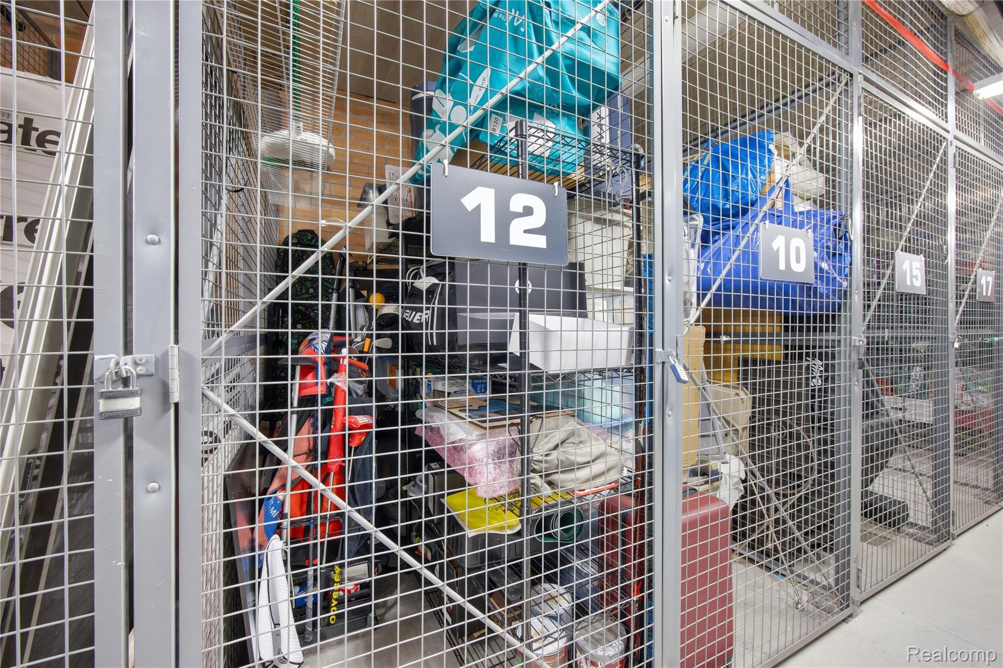 322 E Harrison Avenue 12