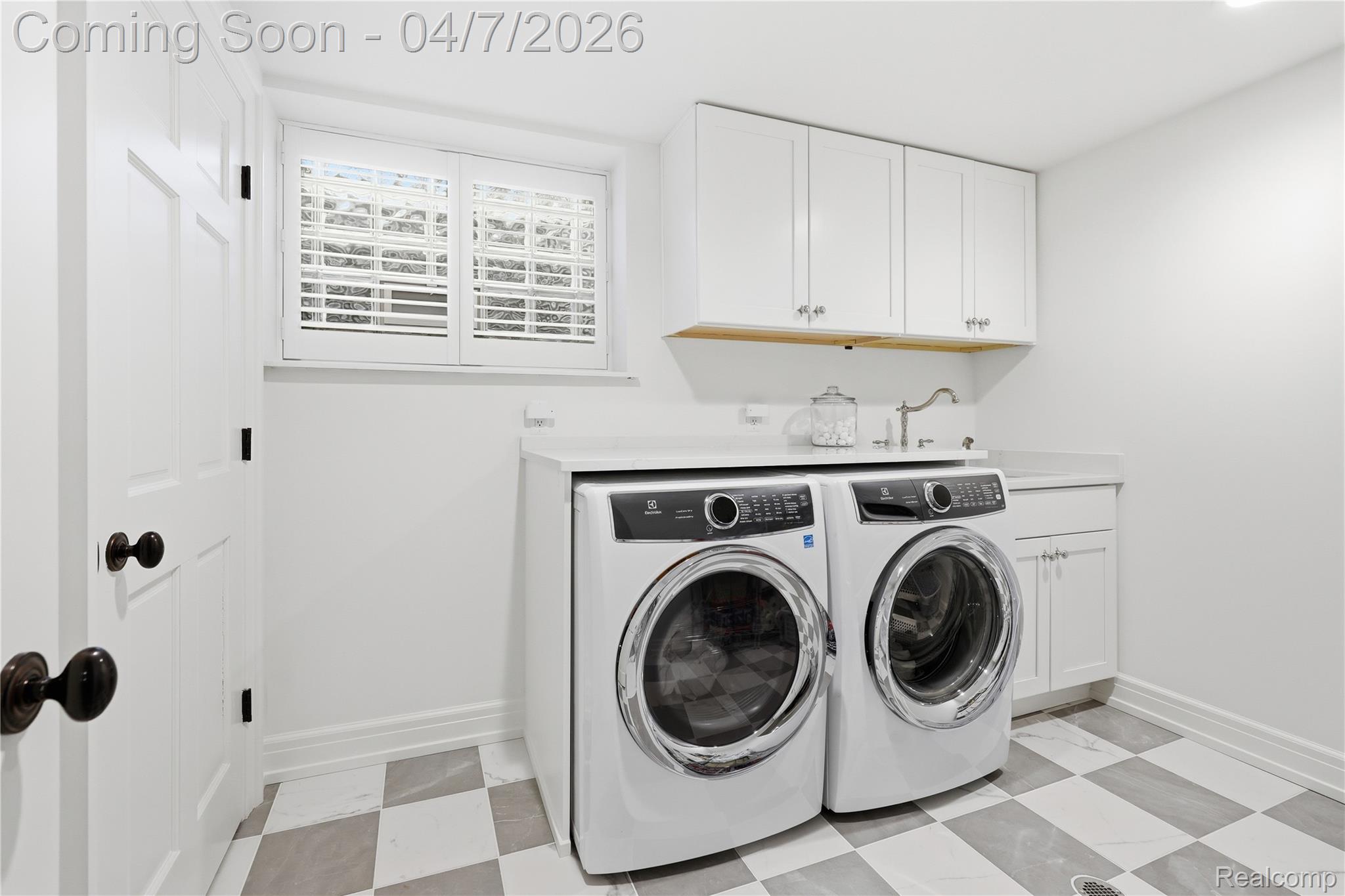 1379 N Cranbrook Road