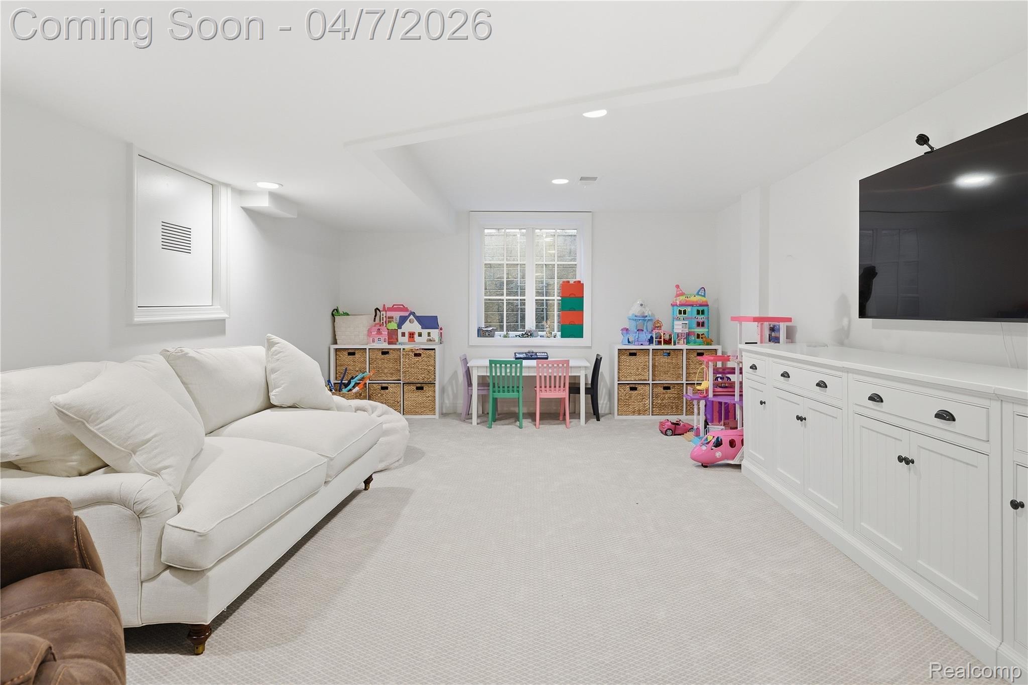 1379 N Cranbrook Road