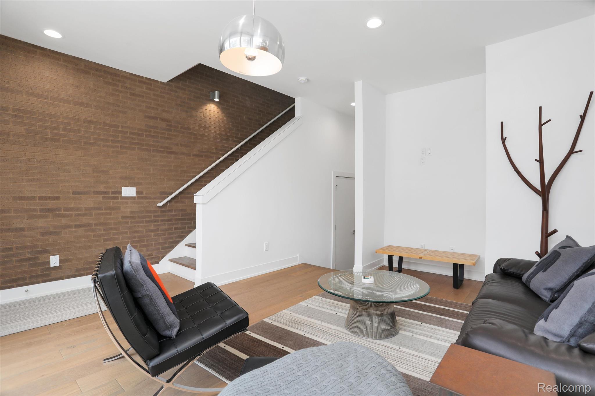 245 Alfred Street