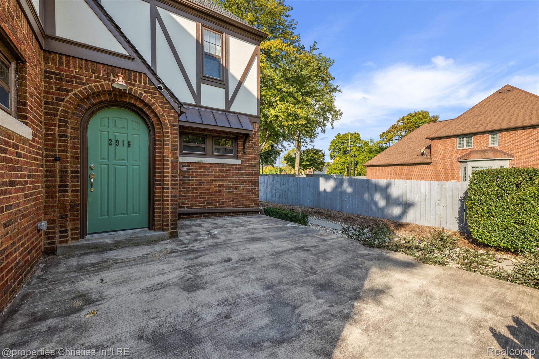 2915 Seminole Street