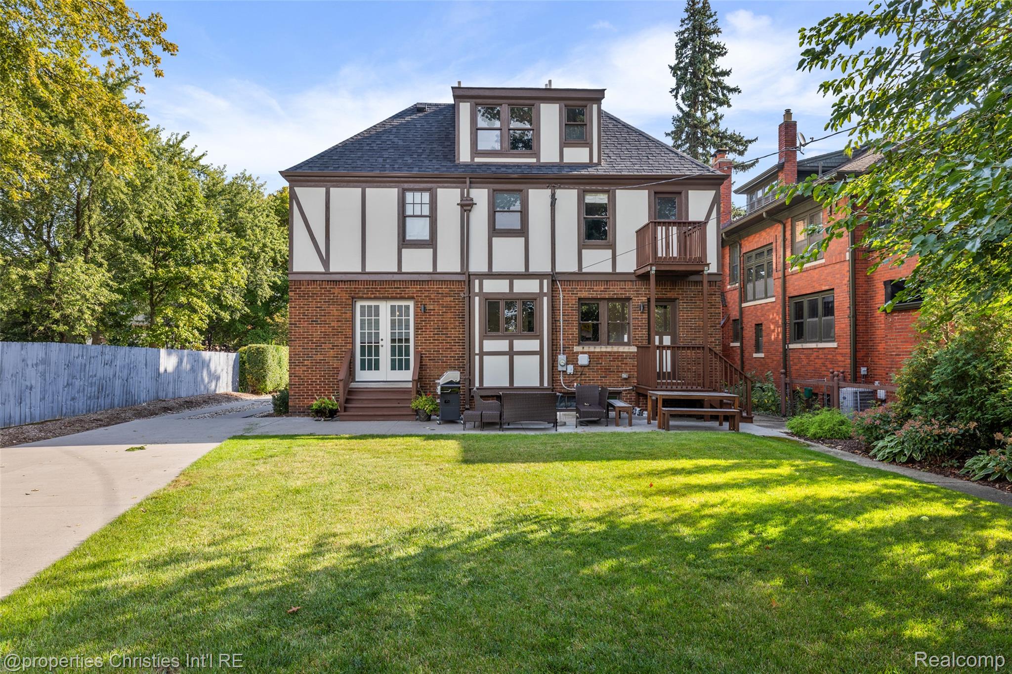 2915 Seminole Street