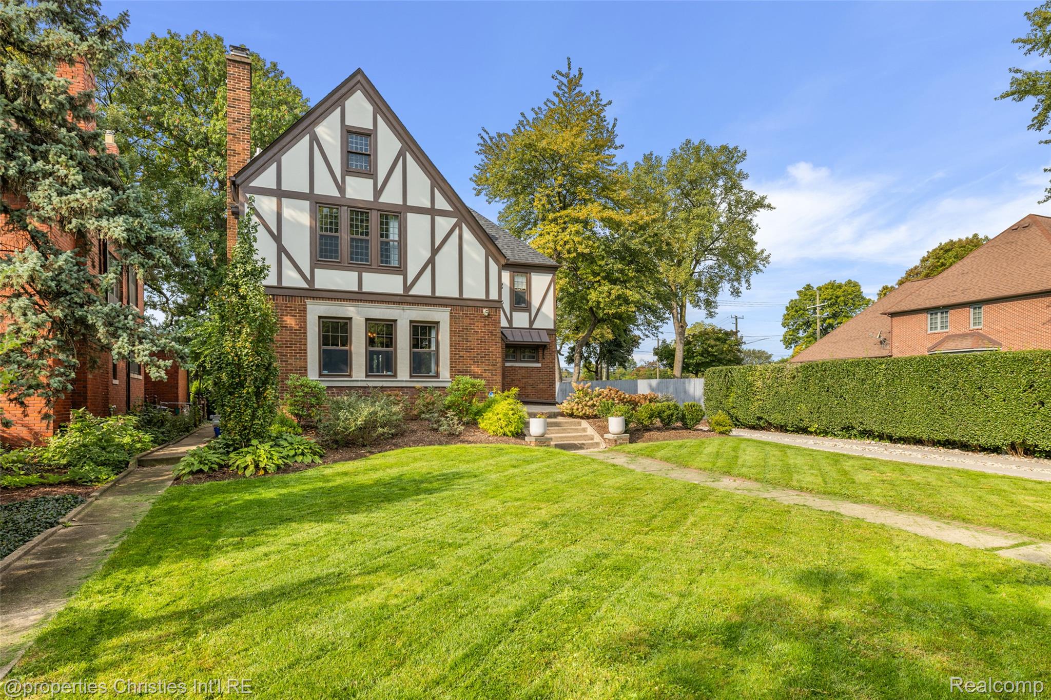 2915 Seminole Street