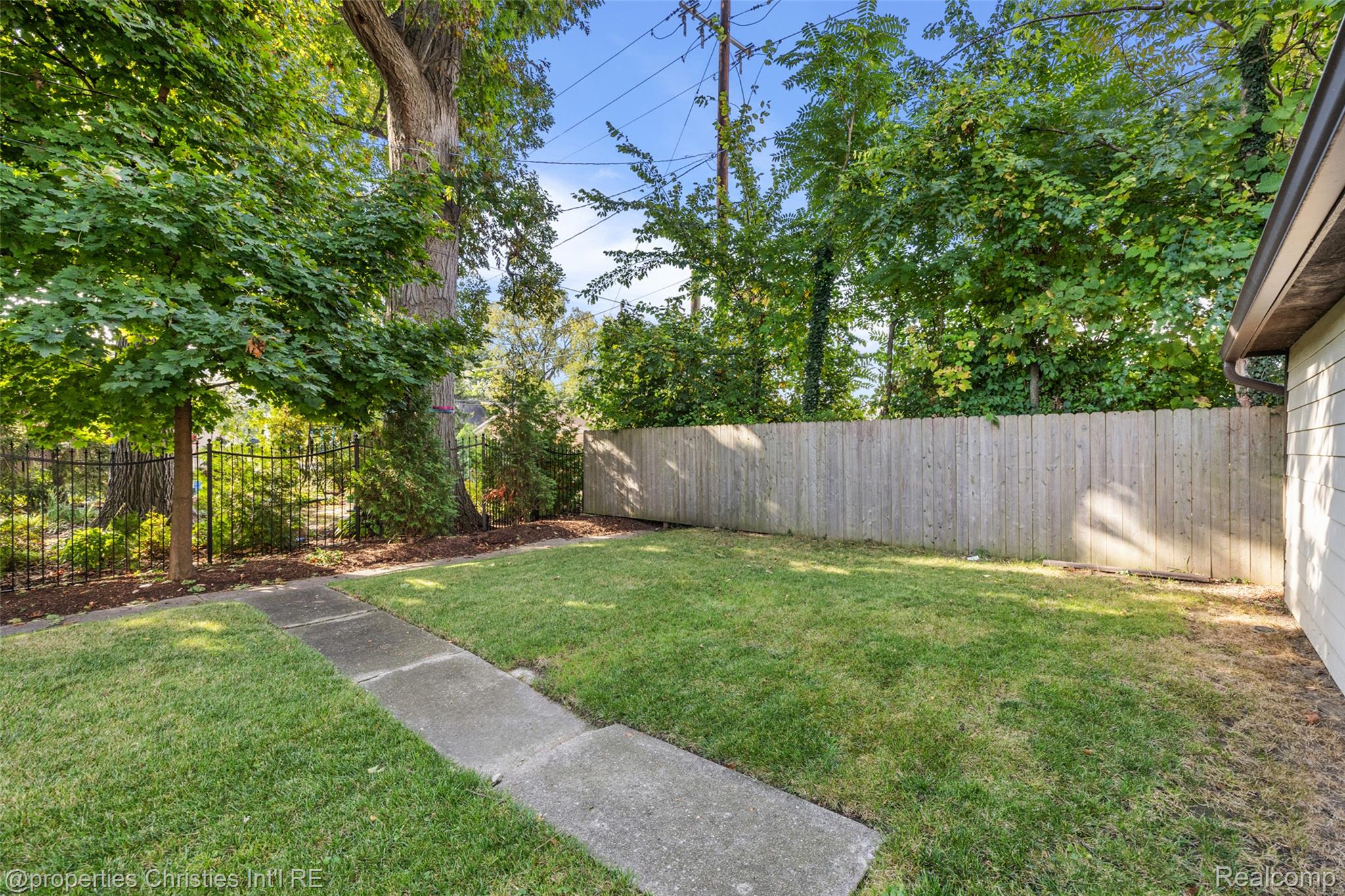 2915 Seminole Street