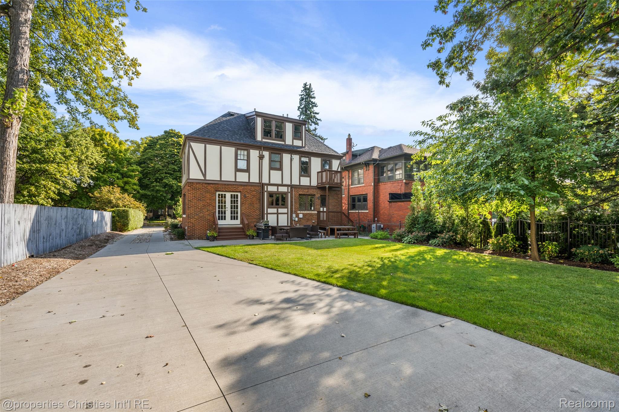 2915 Seminole Street