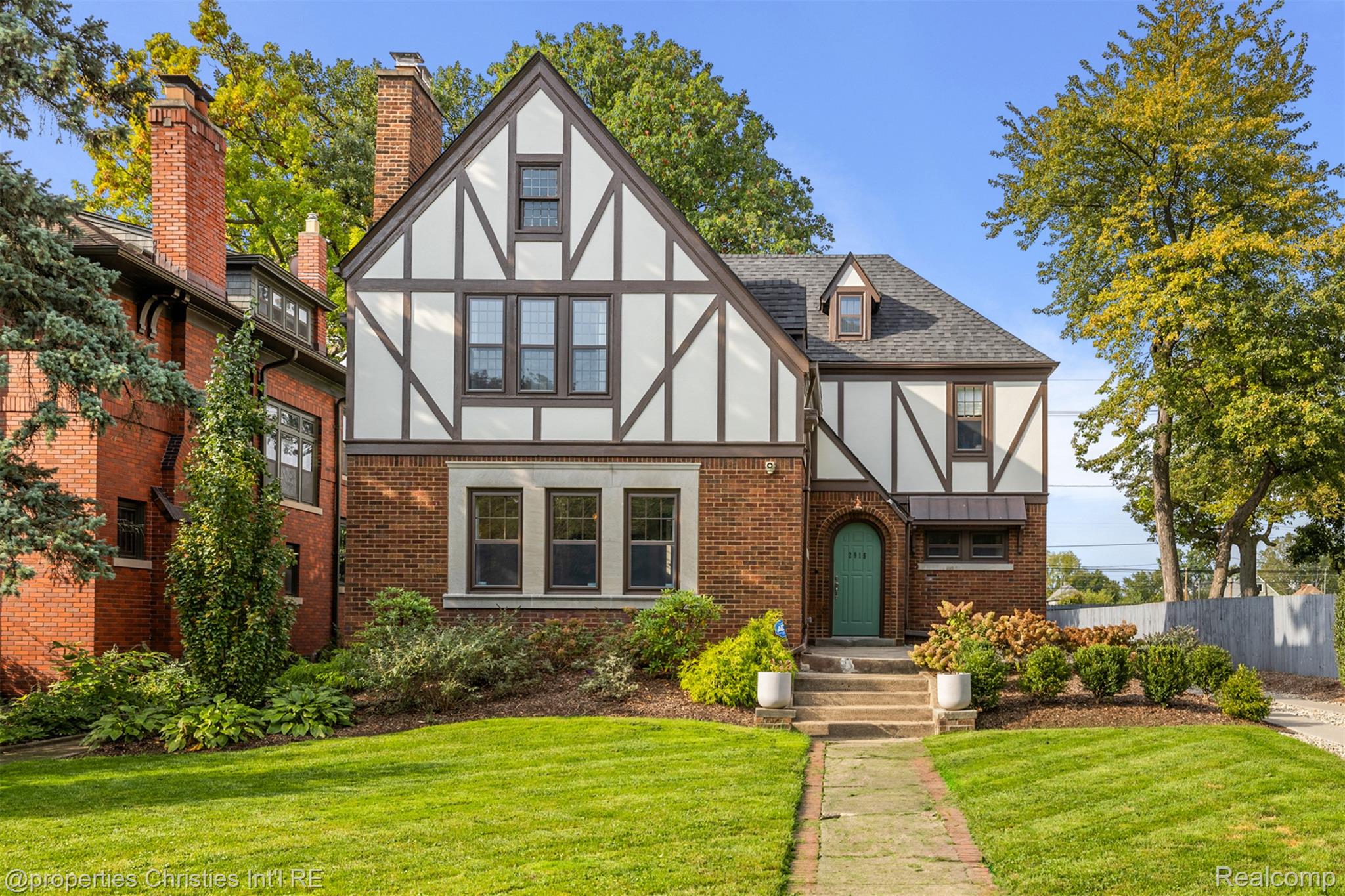 2915 Seminole Street