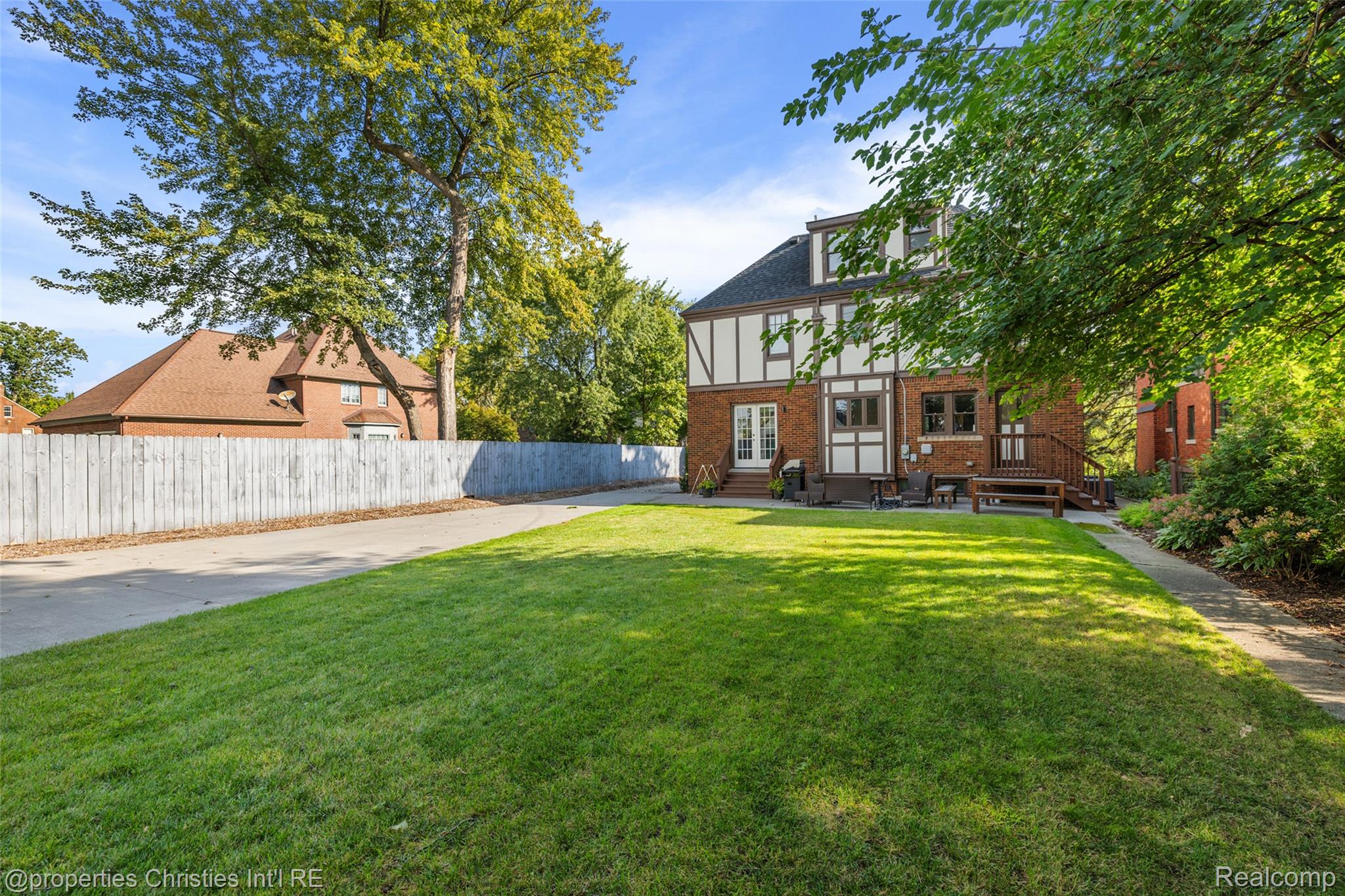 2915 Seminole Street