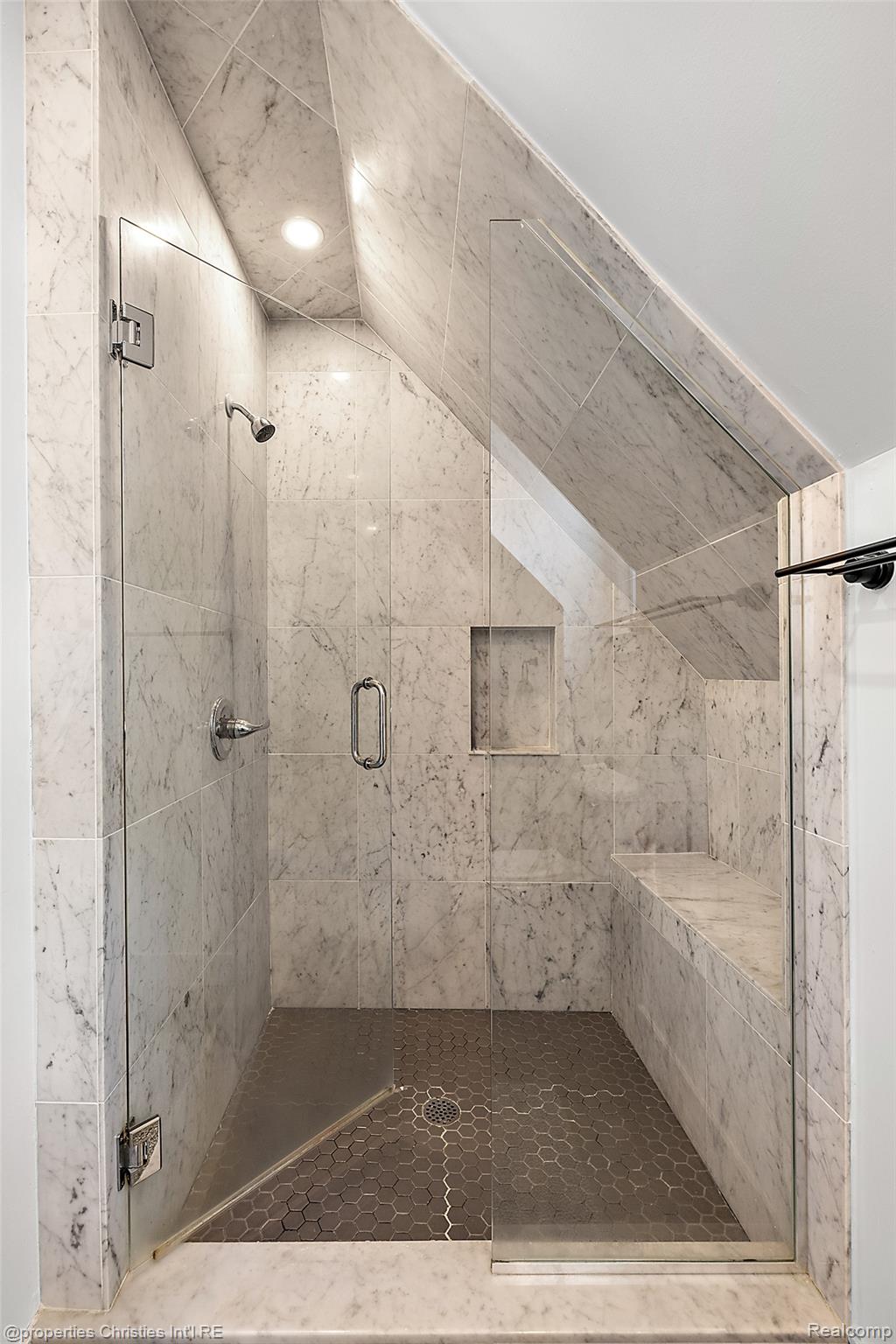 2915 Seminole Street