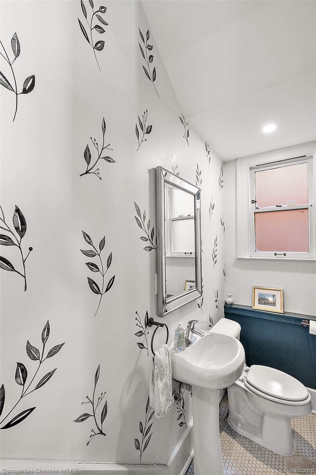 2915 Seminole Street