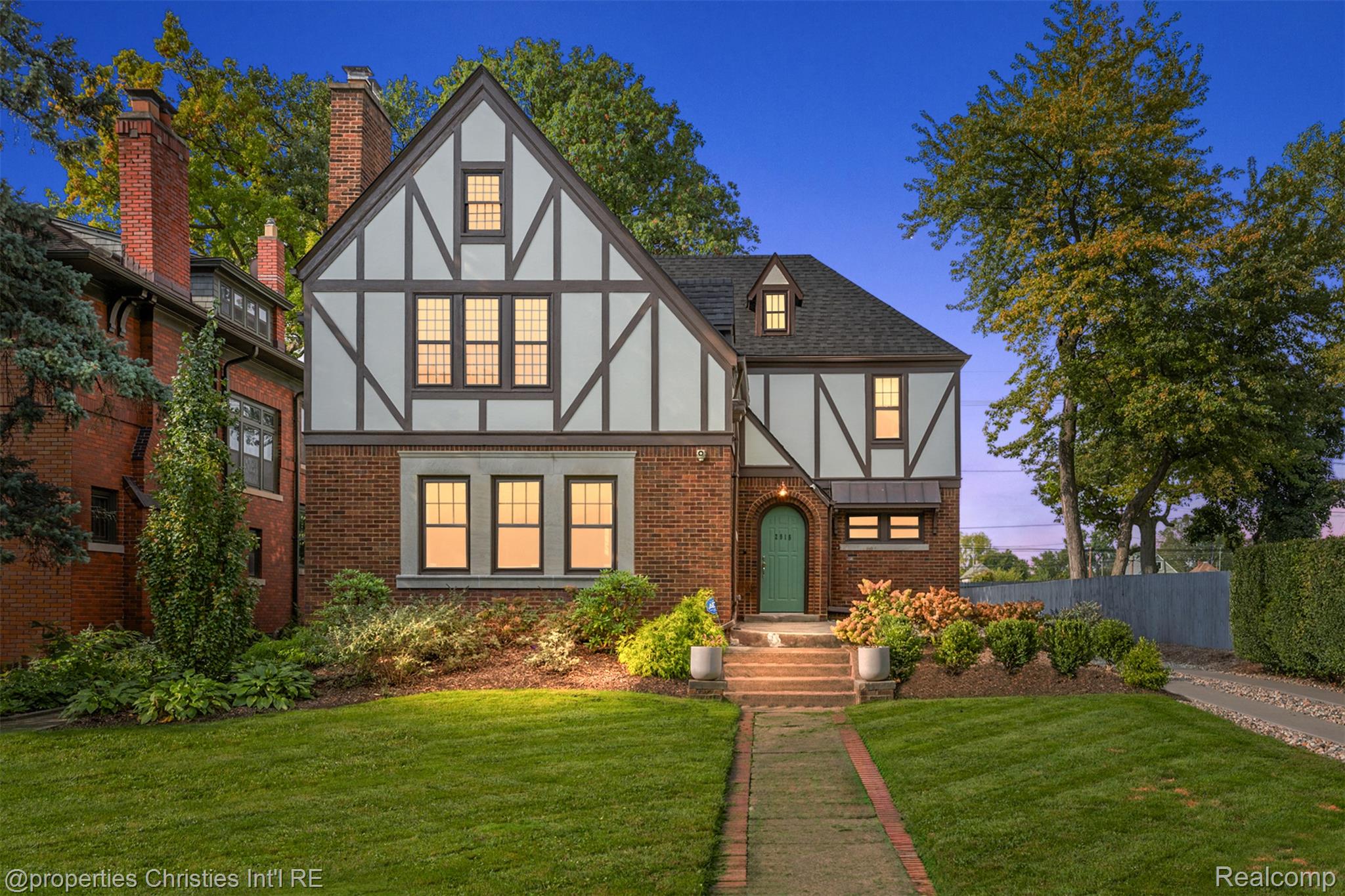 2915 Seminole Street