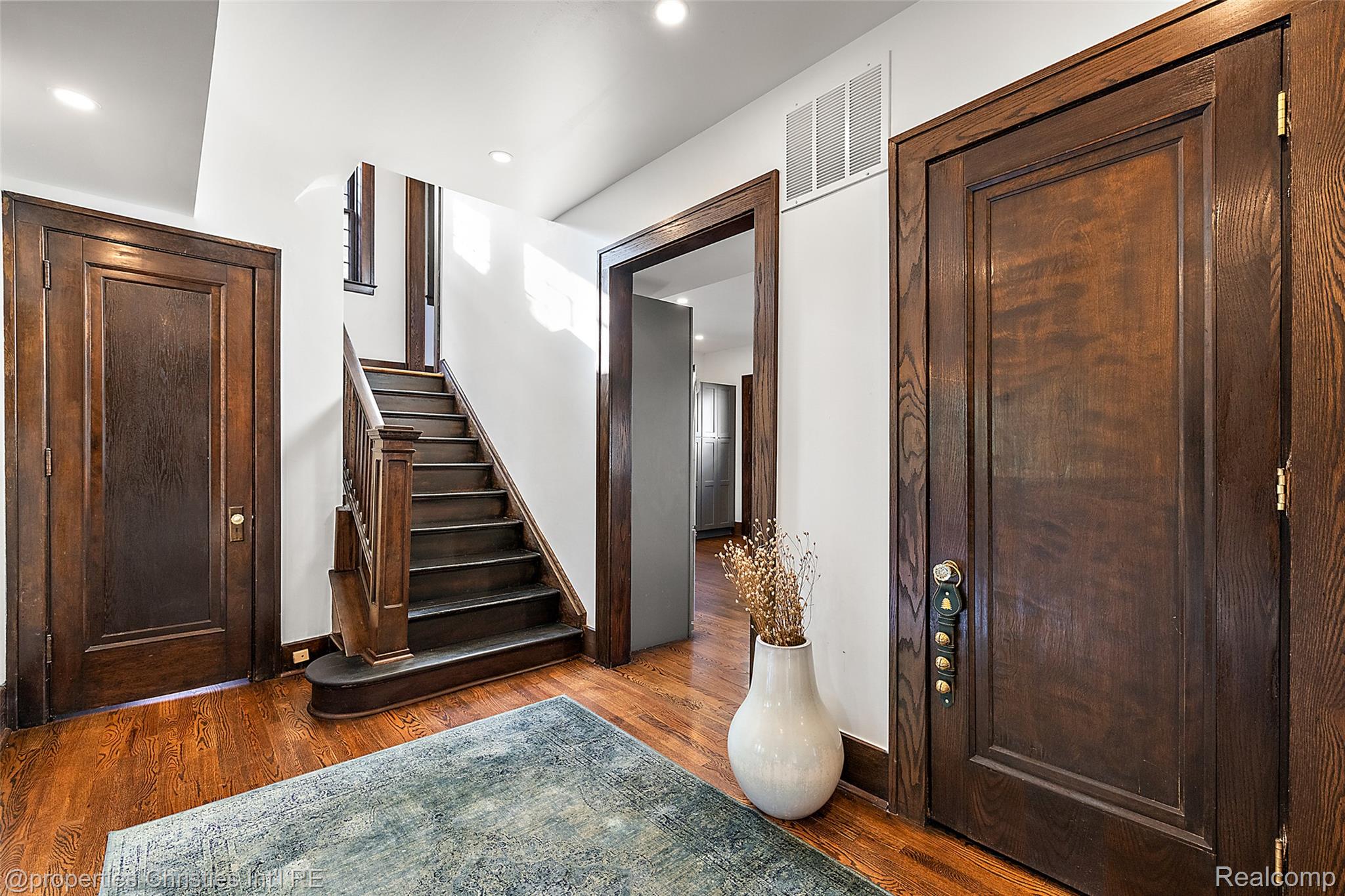 2915 Seminole Street