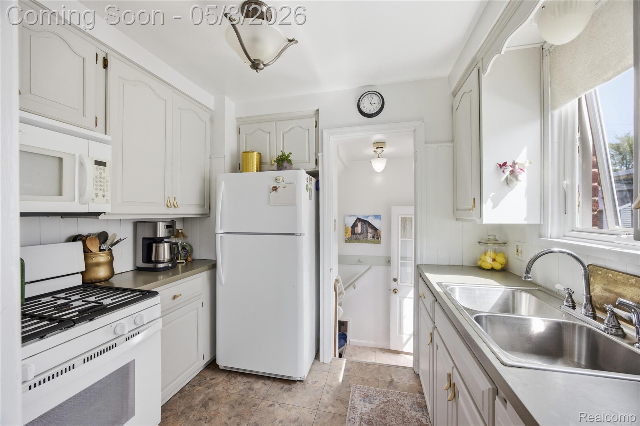 13152 Superior Street