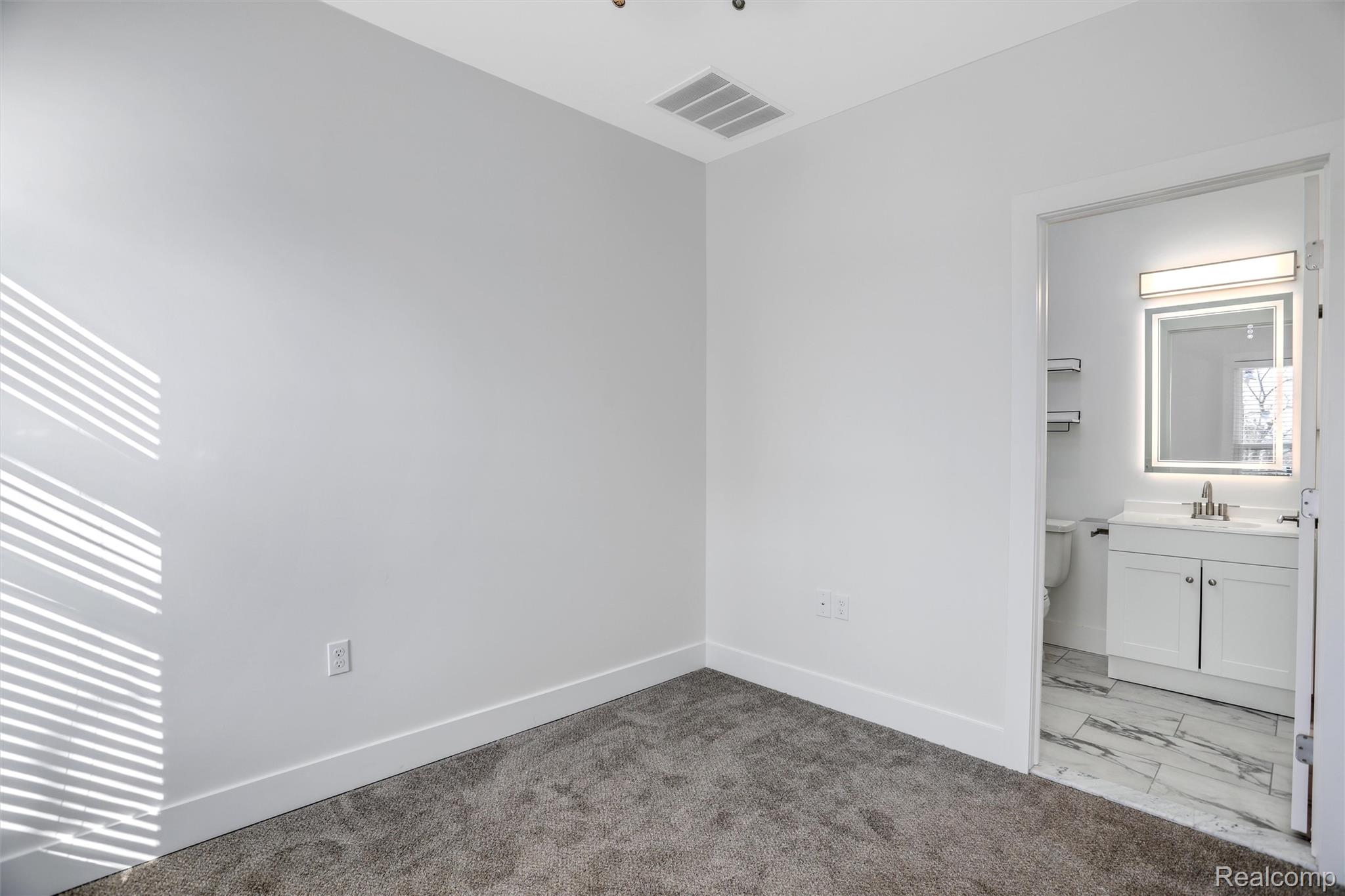 89 W Philadelphia Street 7