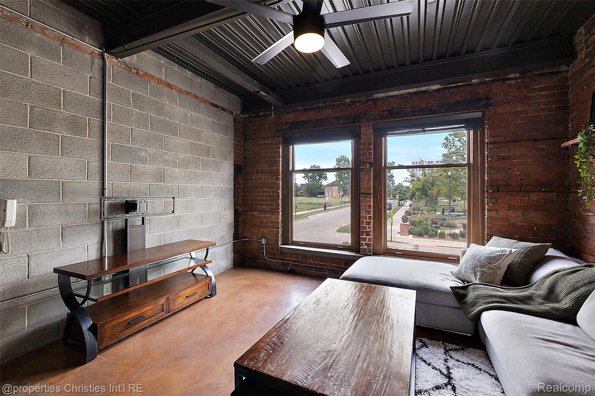 112 Watson Street 24