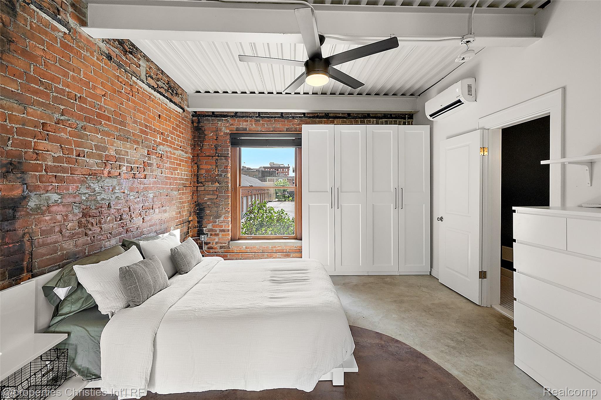 112 Watson Street 24