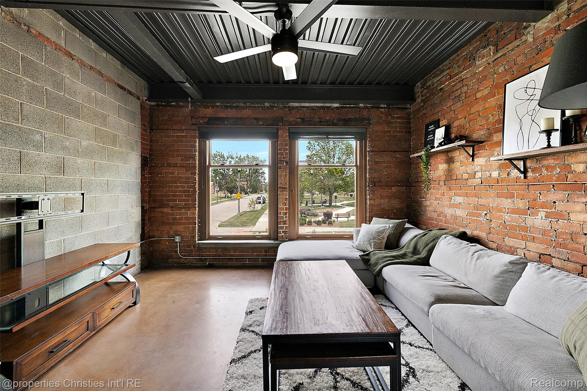 112 Watson Street 24