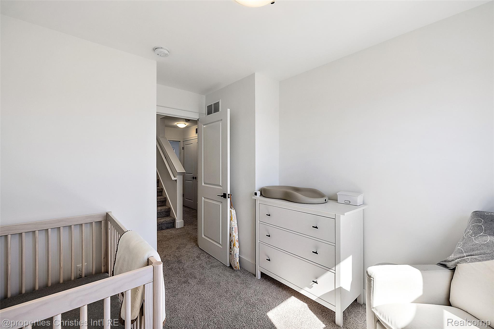 1041 HAMPTON Circle 43