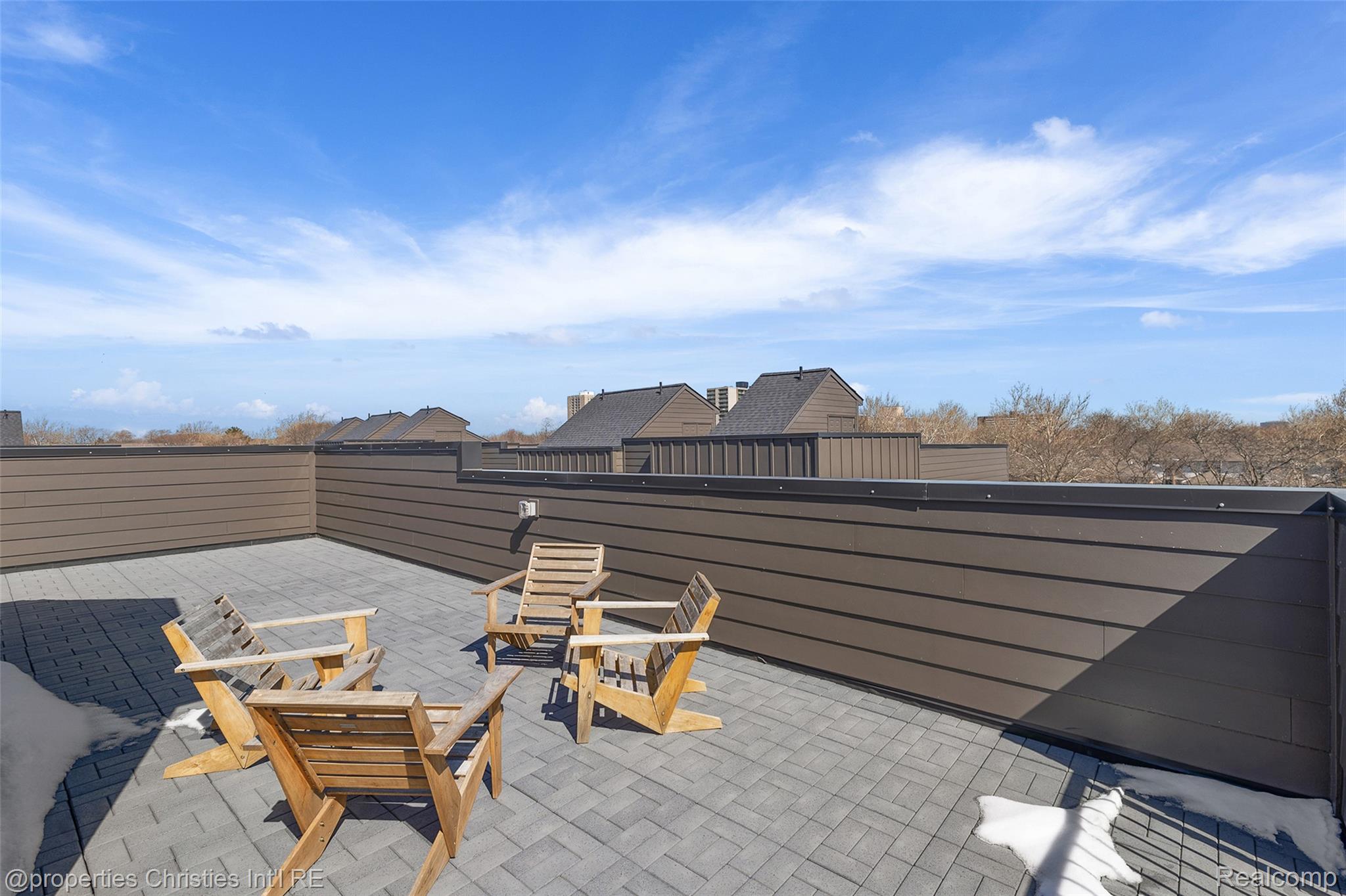 1041 HAMPTON Circle 43