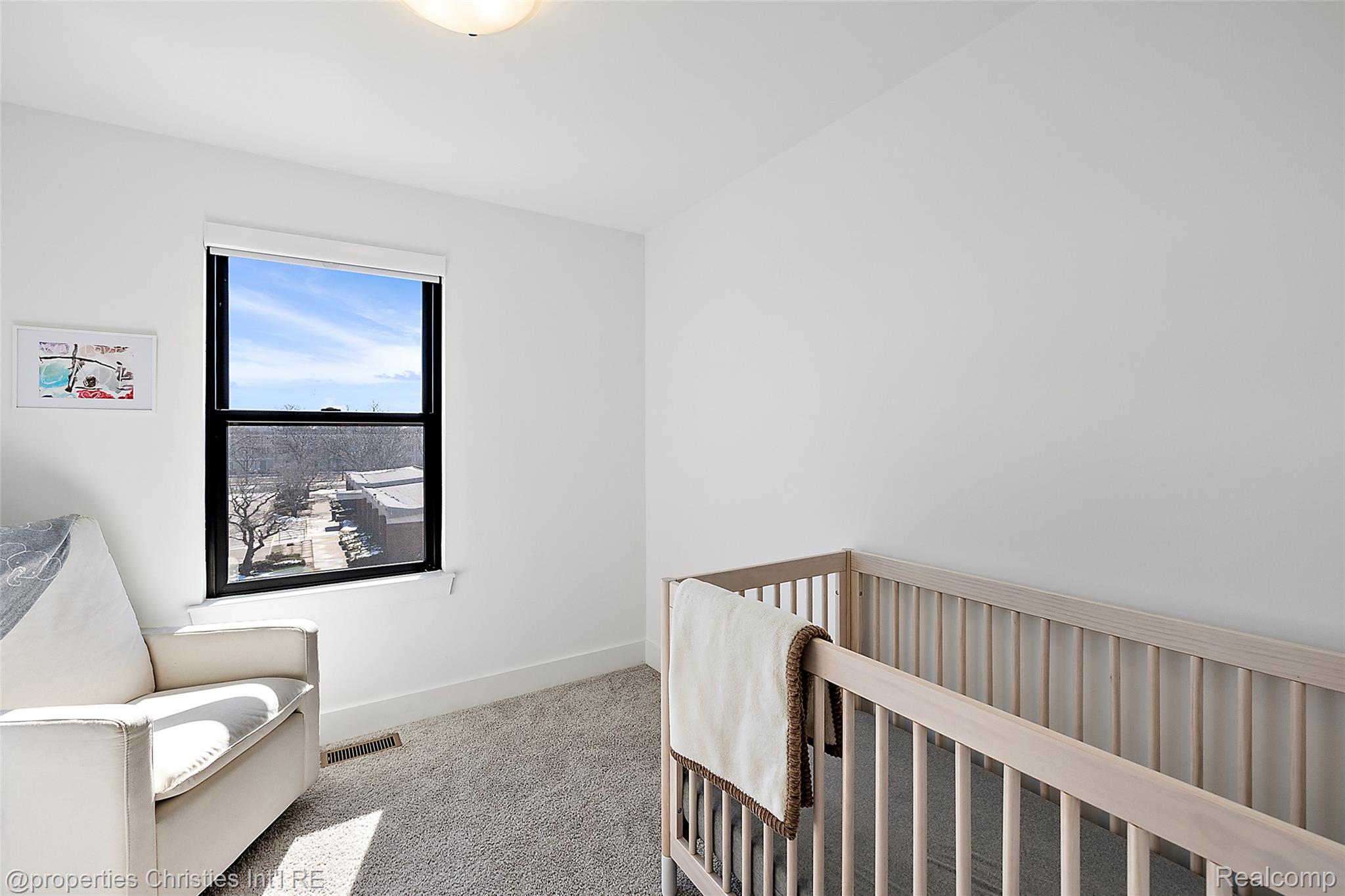 1041 HAMPTON Circle 43