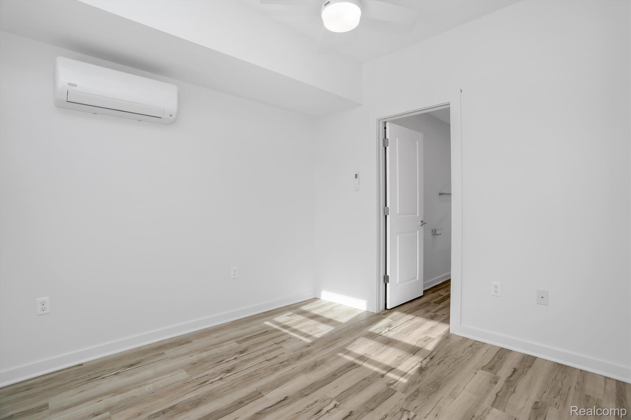 799 E Grand Boulevard Unit: 8