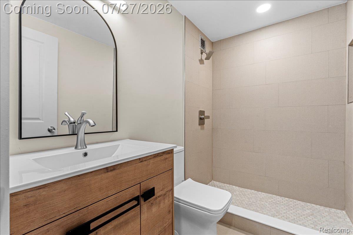 1300 E Lafayette Street Unit: 2810-12