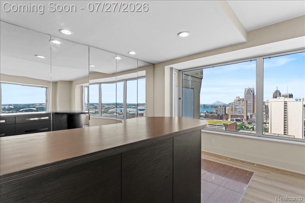 1300 E Lafayette Street Unit: 2810-12