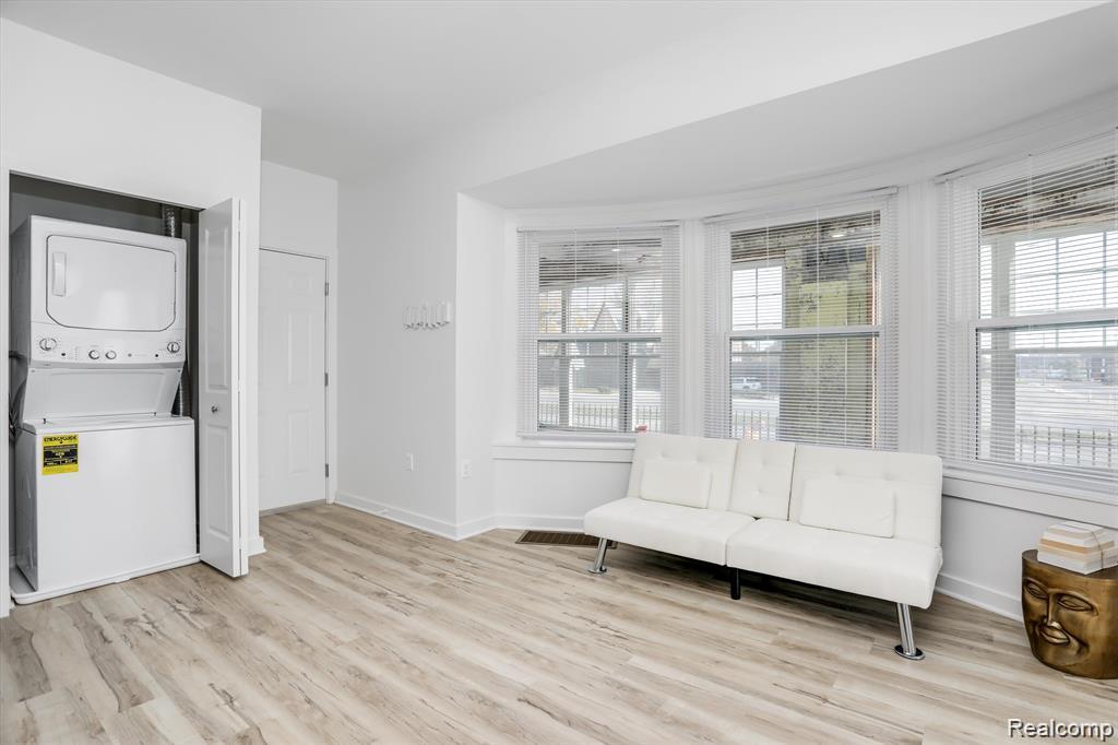 799 E Grand Boulevard Unit: 4