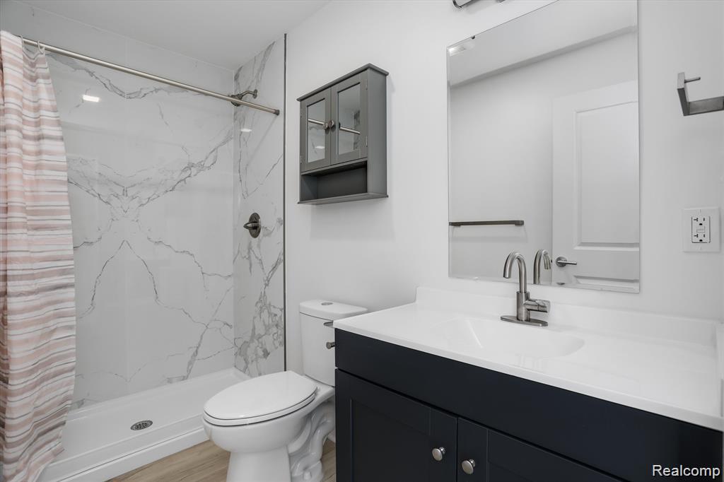 799 E Grand Boulevard Unit: 4