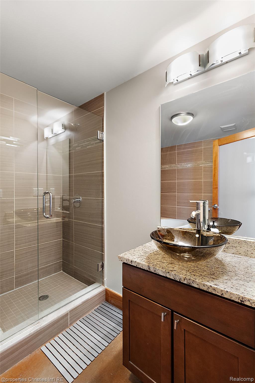 2915 John R Street Unit: 710