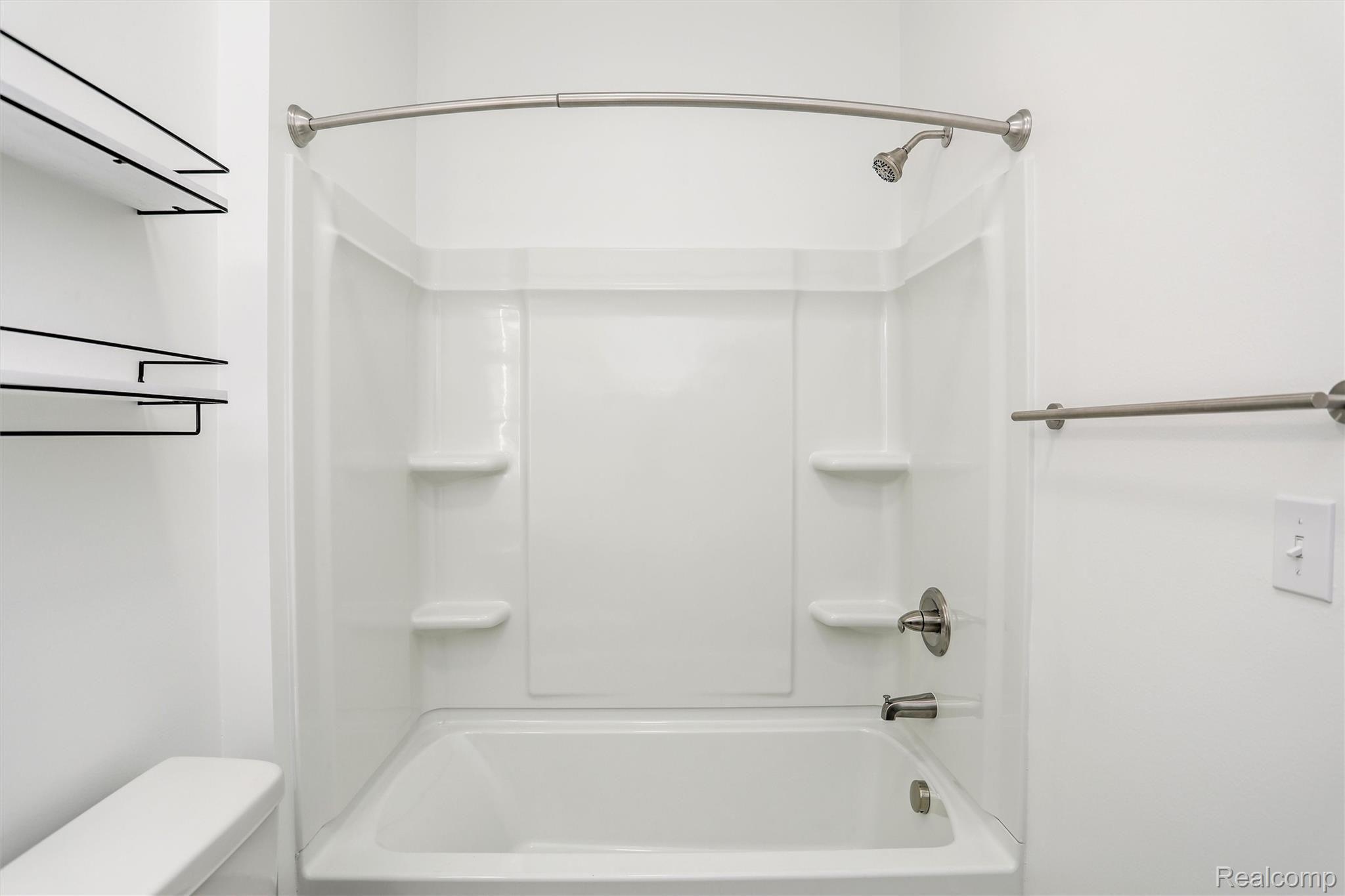 89 W Philadelphia Street Unit: 8