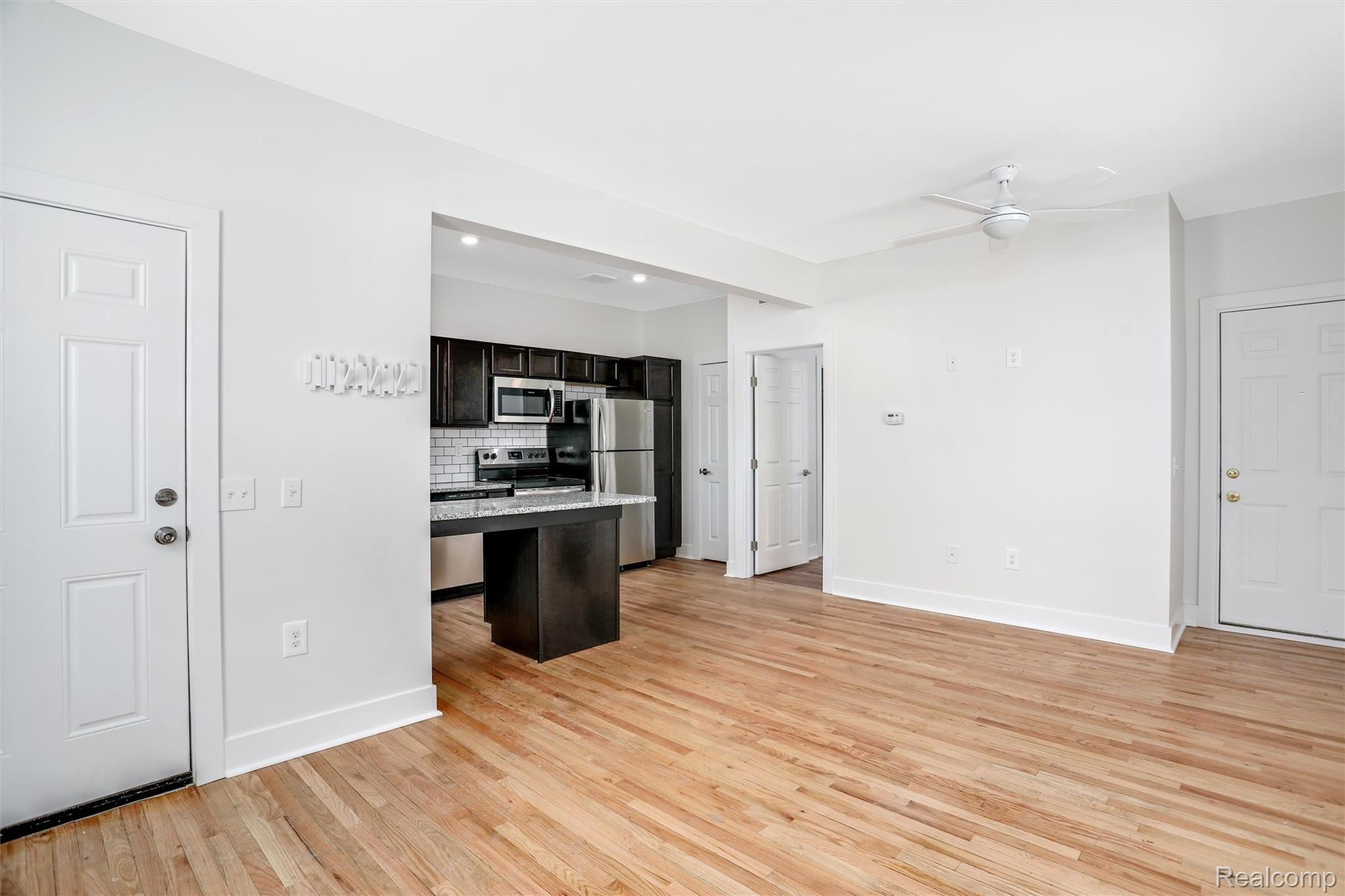 89 W Philadelphia Street Unit: 8