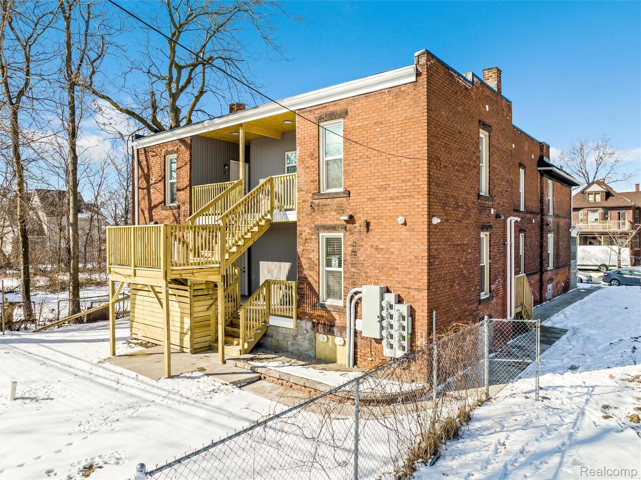 89 W Philadelphia Street Unit: 8